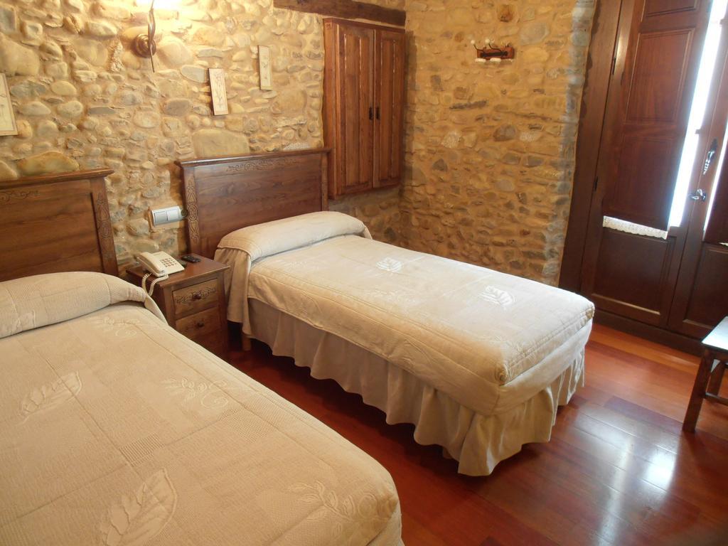 Hostal Virgen De La Encina Ponferrada Szoba fotó