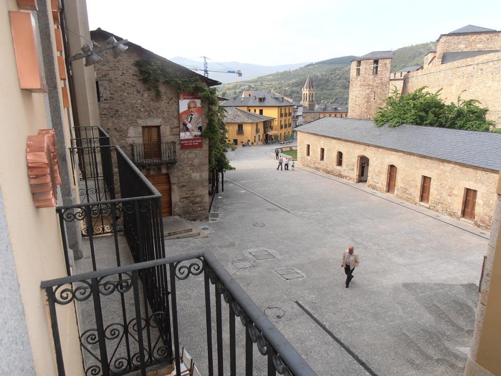 Hostal Virgen De La Encina Ponferrada Szoba fotó