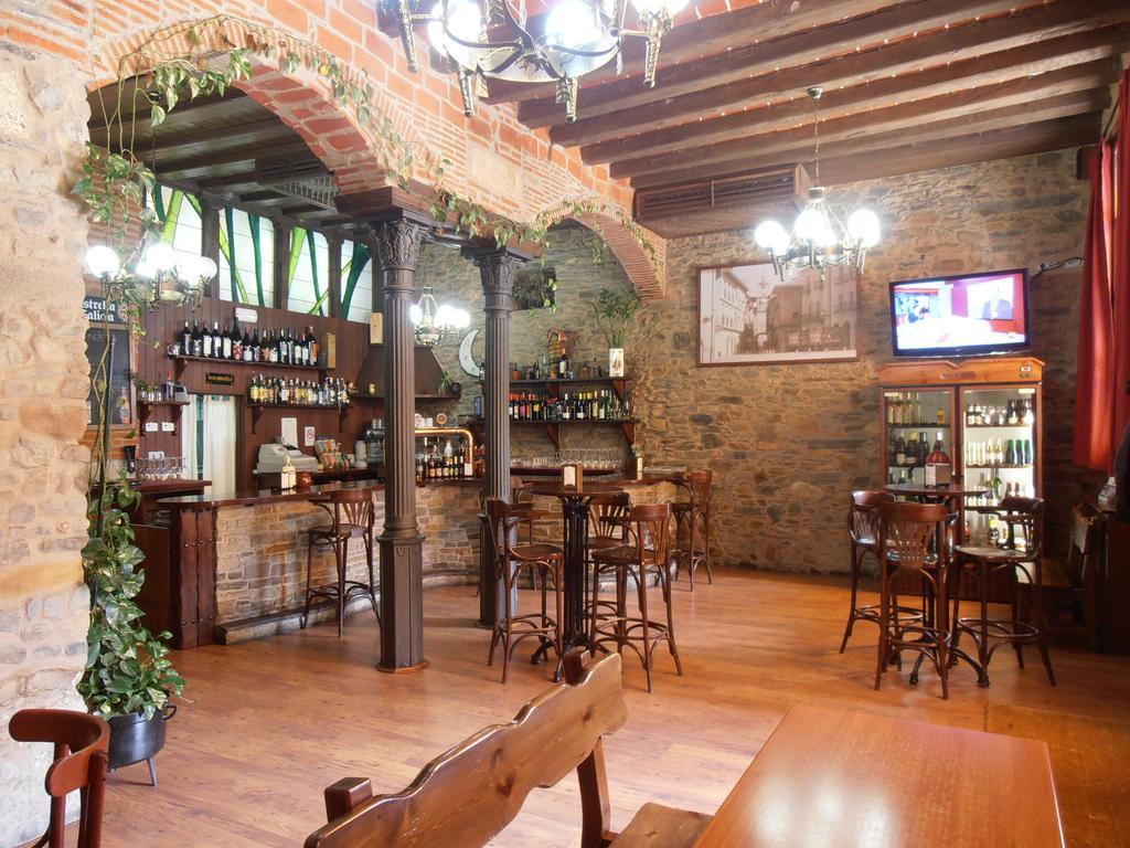 Hostal Virgen De La Encina Ponferrada Kültér fotó