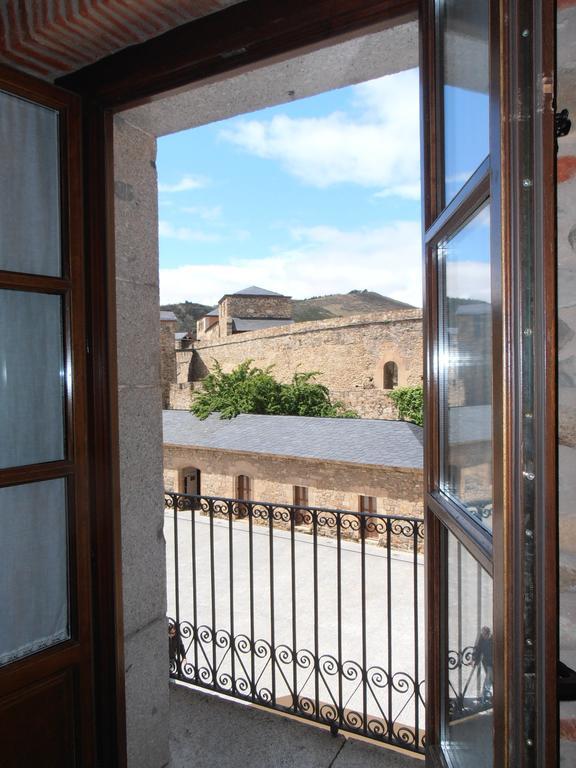 Hostal Virgen De La Encina Ponferrada Szoba fotó