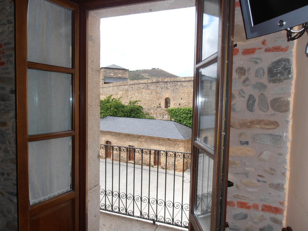 Hostal Virgen De La Encina Ponferrada Szoba fotó
