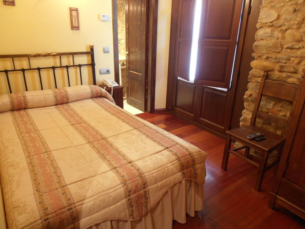 Hostal Virgen De La Encina Ponferrada Szoba fotó